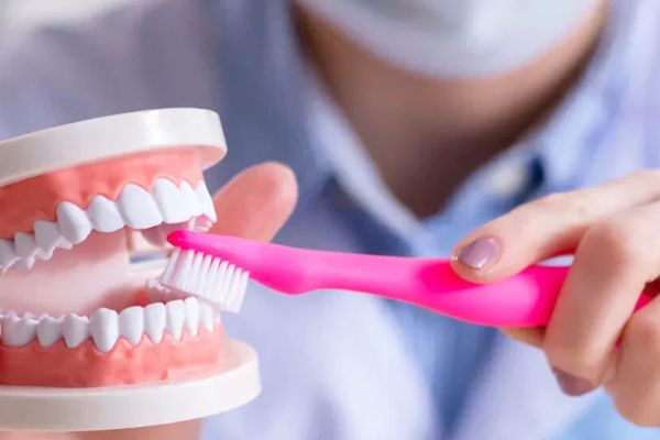 Как правильно чистить зубы: пошаговая инструкция для идеальной улыбки Как правильно чистить зубы: пошаговая инструкция для идеальной улыбки